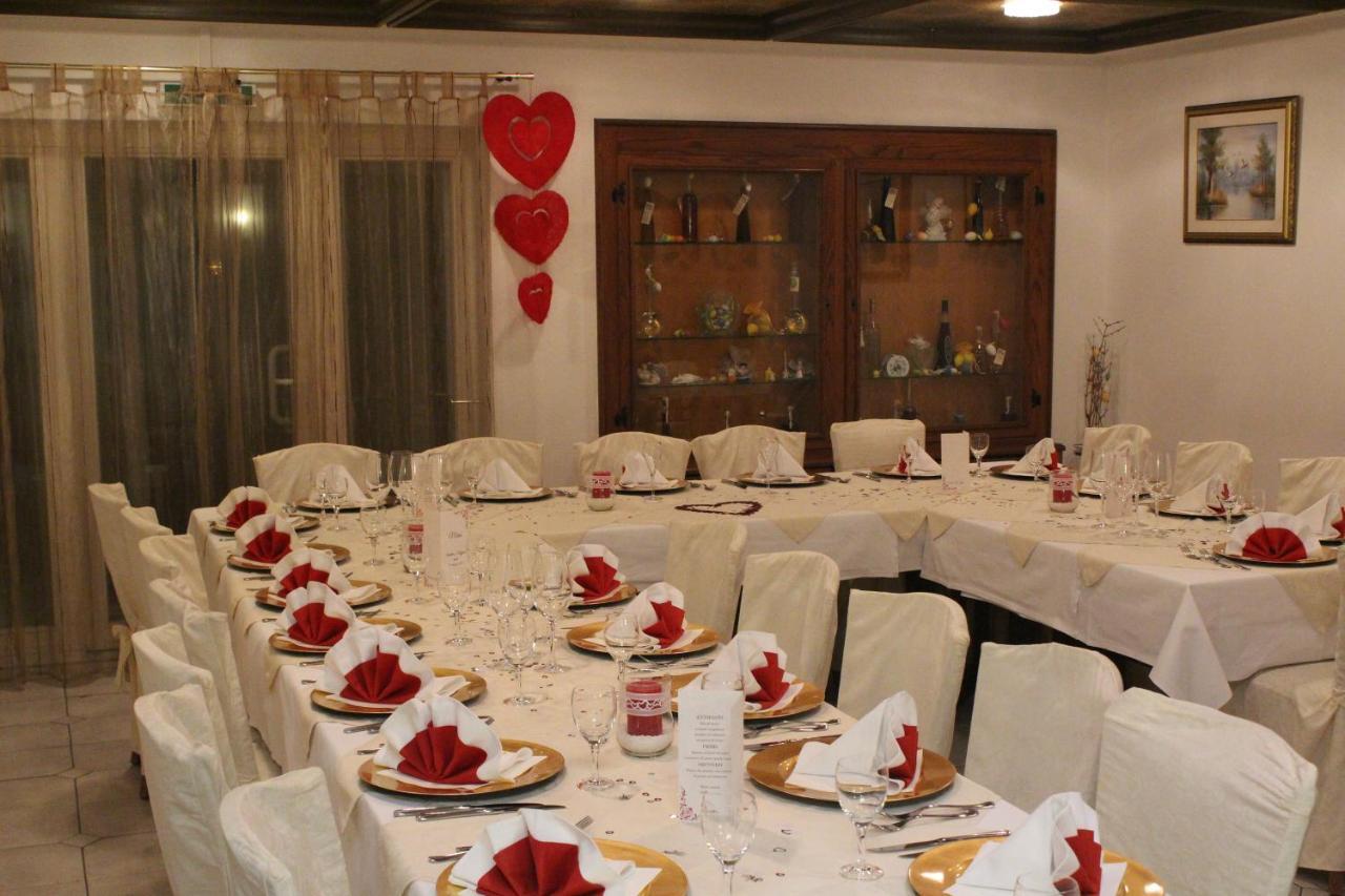 Hotel Restaurant Post Italia Albstadt Bagian luar foto